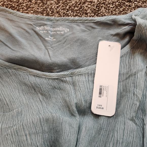 NWT Soft Surroundings Silk Rosette Embellished Top Size Small - Picture 4 of 6